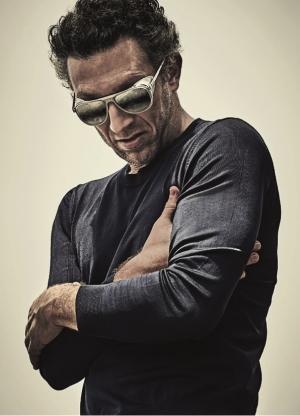 VINCENT CASSEL, ΤΟ ΝΕΟ ΠΡΟΣΩΠΟ ΤΗΣ VUARNET